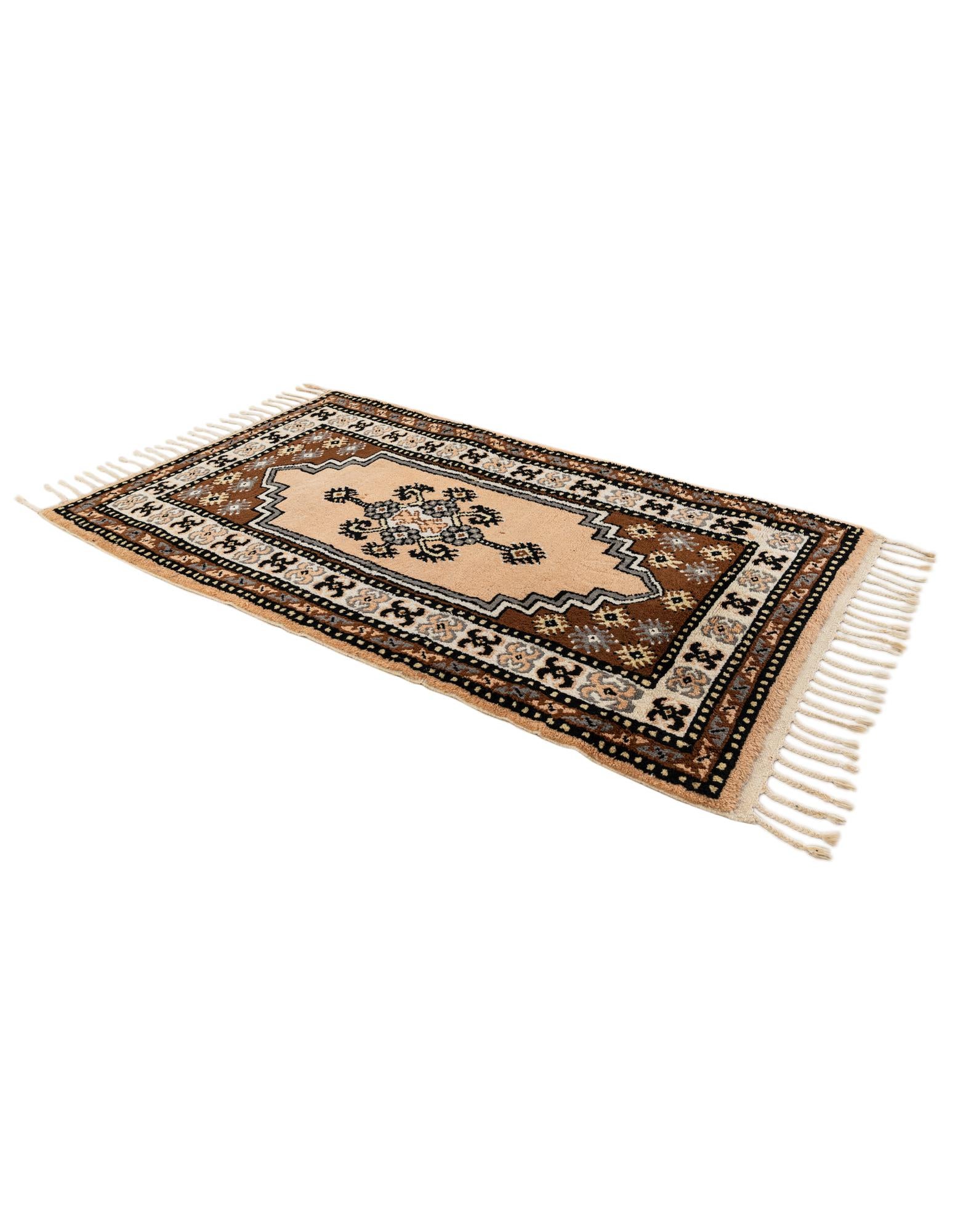 2' 8 x 4' 7 Hand Knotted Fars Wool Rug