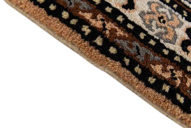 Detail image of 2' 8 x 4' 7 Hand Knotted Fars Wool Rug