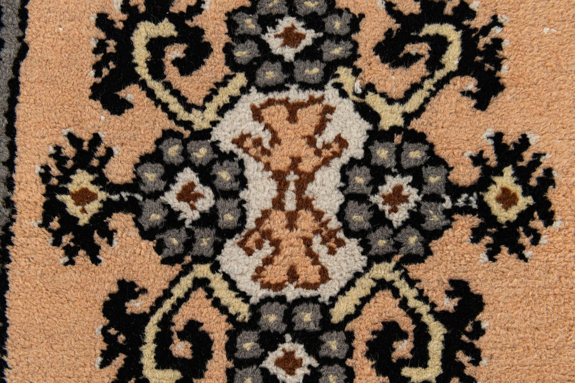 2' 8 x 4' 7 Hand Knotted Fars Wool Rug