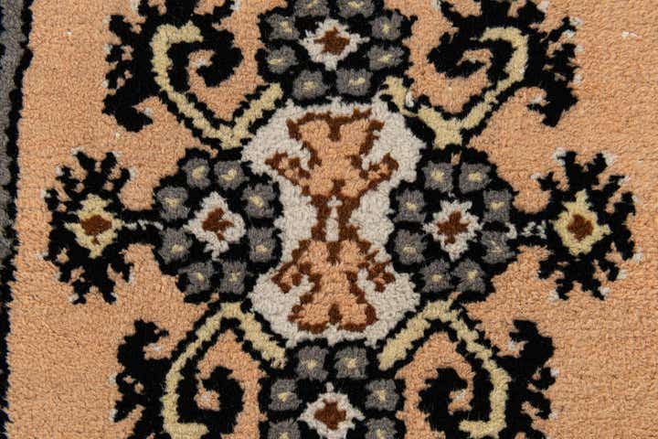 2' 8 x 4' 7 Hand Knotted Fars Wool Rug