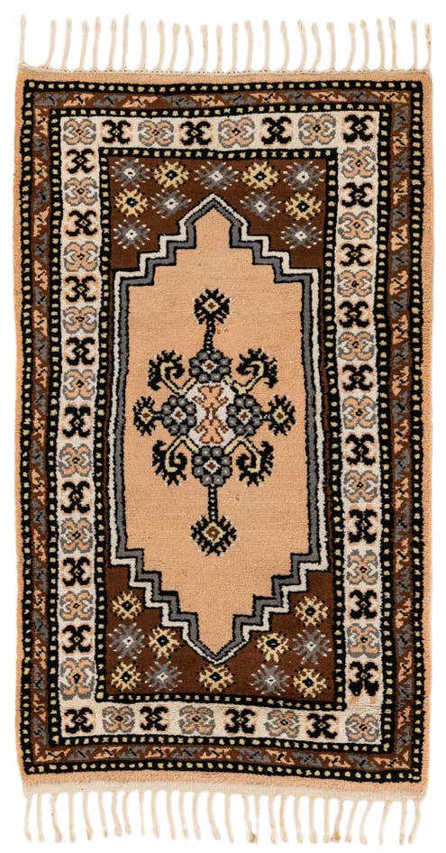 Detail image of 2' 8 x 4' 7 Hand Knotted Fars Wool Rug