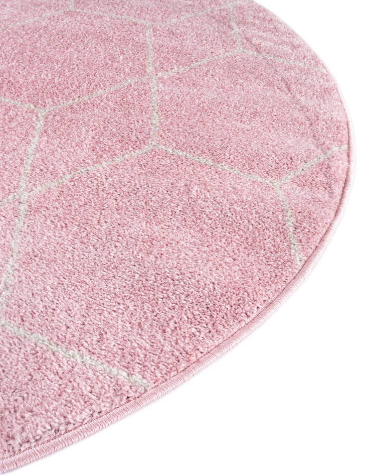 Detail image of 7' 10 x 10' Lattice Frieze Oval Rug