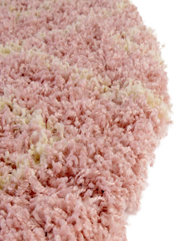 Detail image of 4' x 6' Lattice Shag Oval Rug