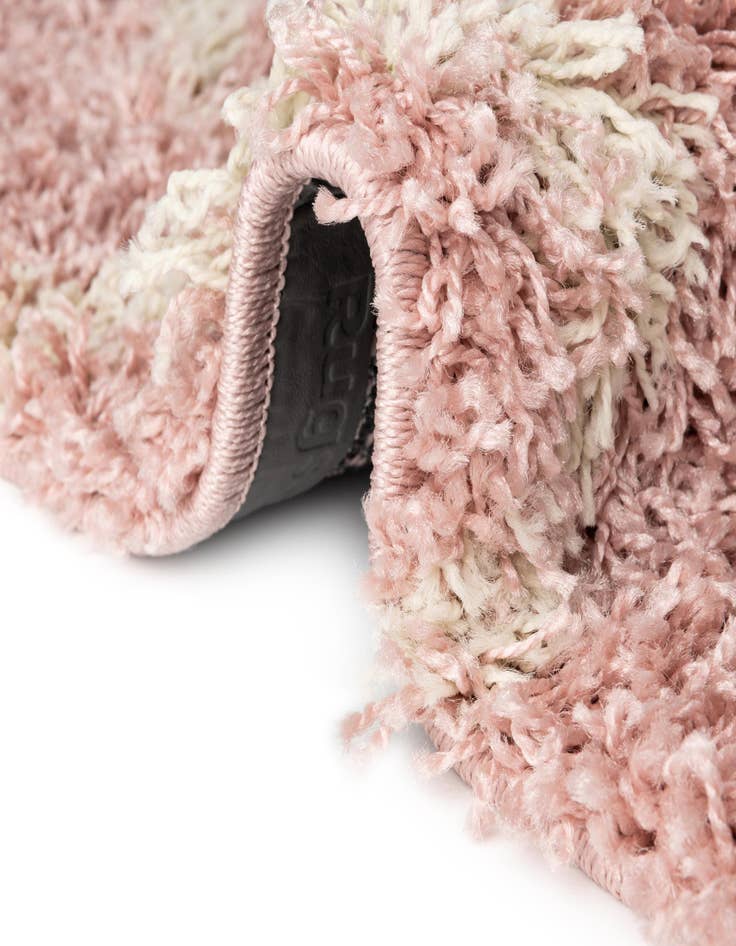 Detail image of 4' x 6' Lattice Shag Oval Rug