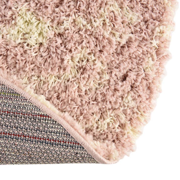 Detail image of 4' x 6' Moroccan Trellis Shag Oval Rug