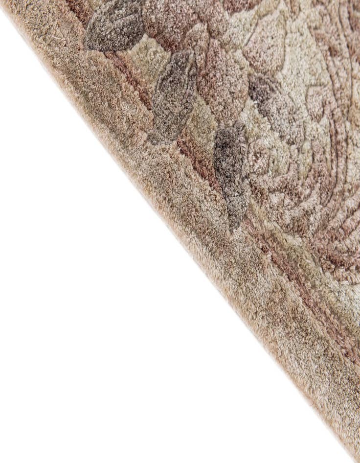 Detail image of 2' 4 x 4' Hand Knotted Carved Pekin Rug