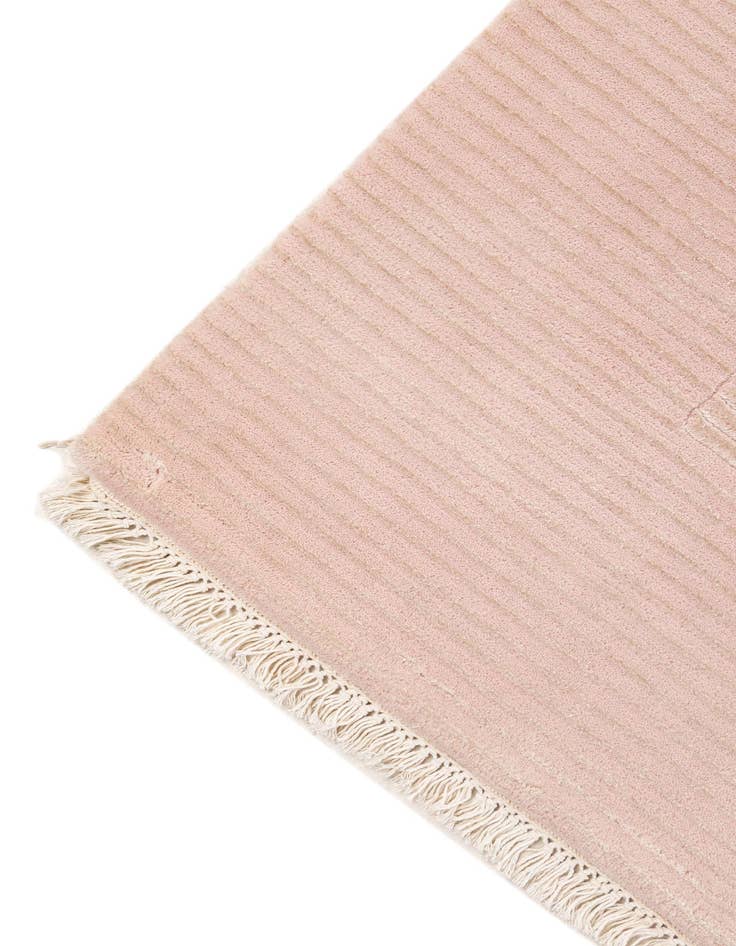 Detail image of 6' 6 x 9' 10  Hand Knotted Darya Wool Rug