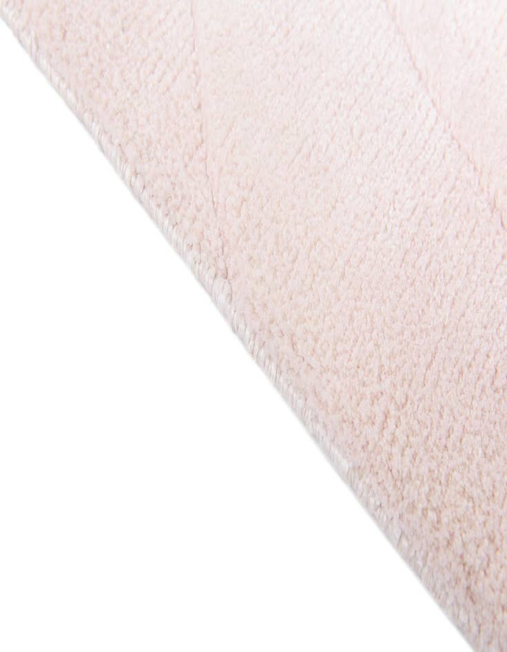 Detail image of 4' 11 x 6' 7  Hand Knotted Darya Wool Rug