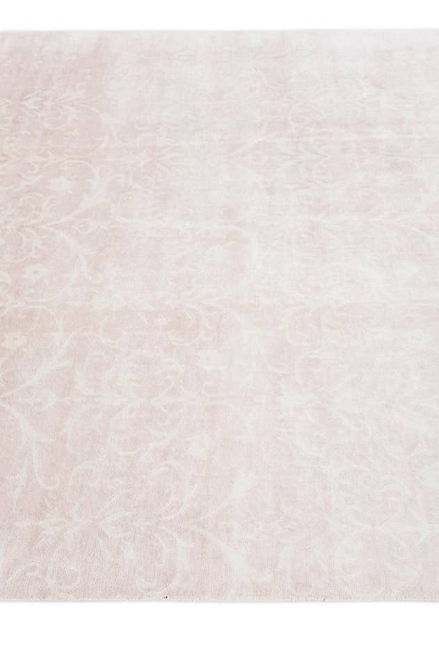 Detail image of 5' 7 x 7' 10 Hand Knotted Darya Wool Rug