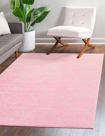 7' 10 x 10' Lattice Frieze Rug