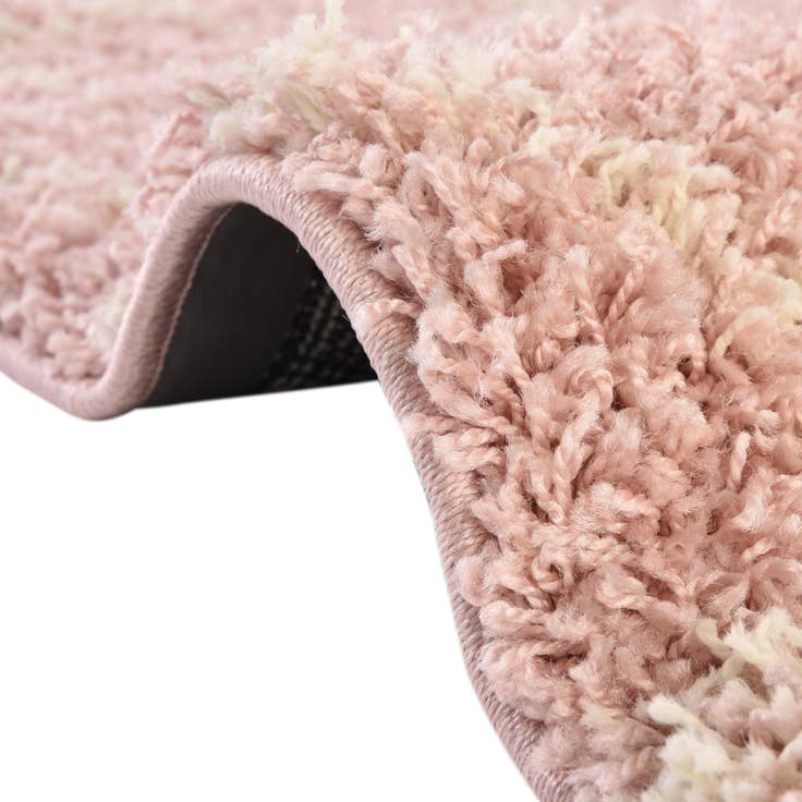 Detail image of 10' x 13' Lattice Shag Rug