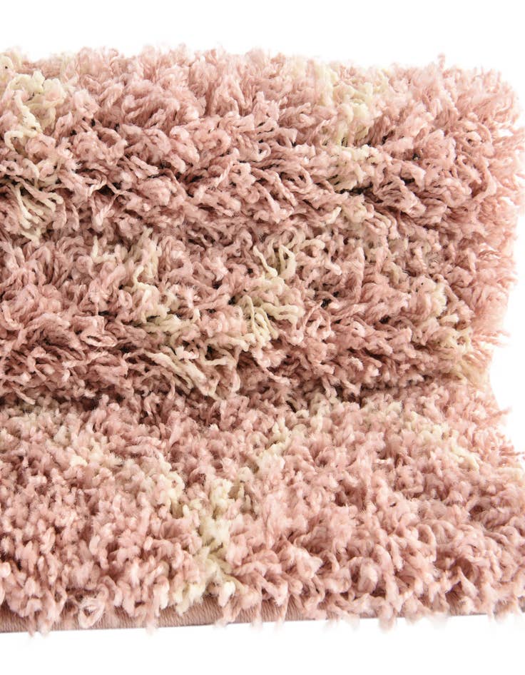 Detail image of 6' x 9' Lattice Shag Rug