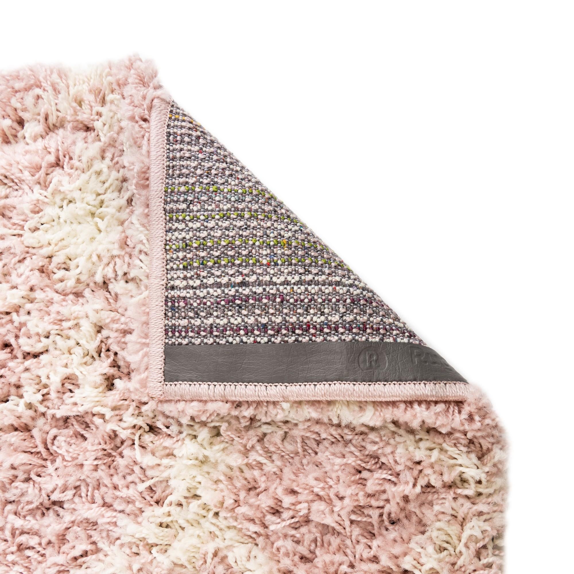 5' 3 x 8' Moroccan Trellis Shag Rug