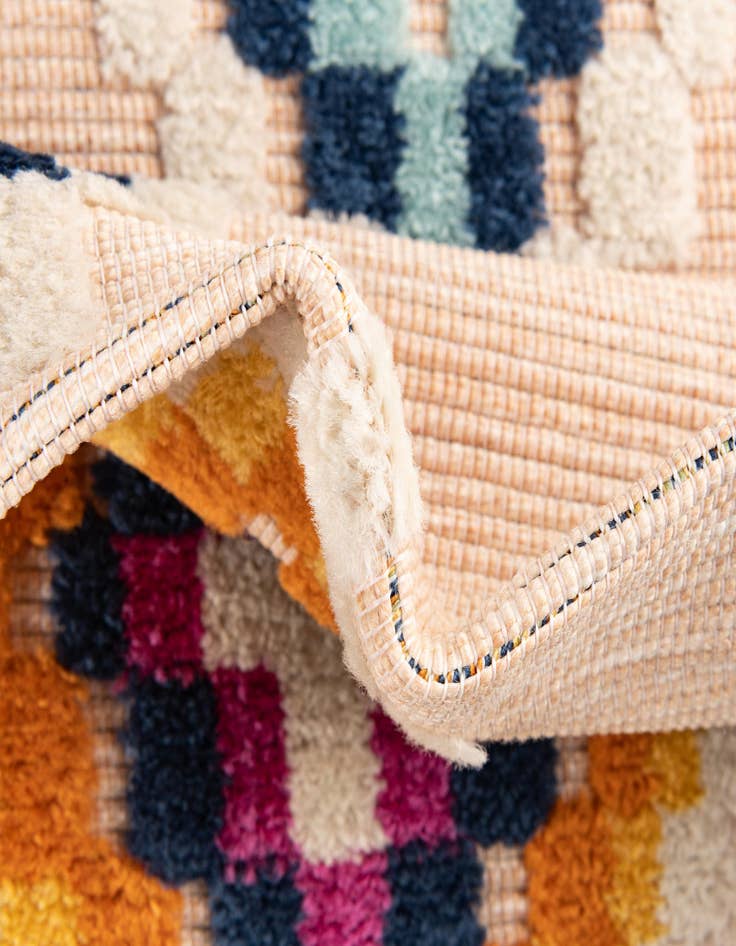 Detail image of 5' x 7' 7  Washable  Indoor / Outdoor Rug