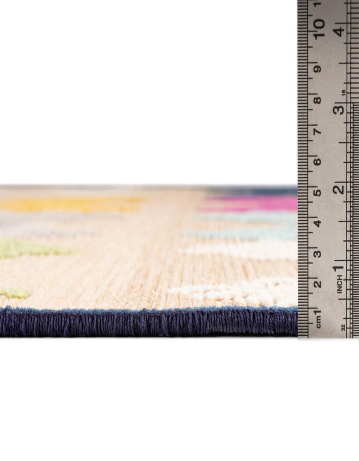 Detail image of 5' x 7' 7 Easy-Clean Indoor / Outdoor Rug