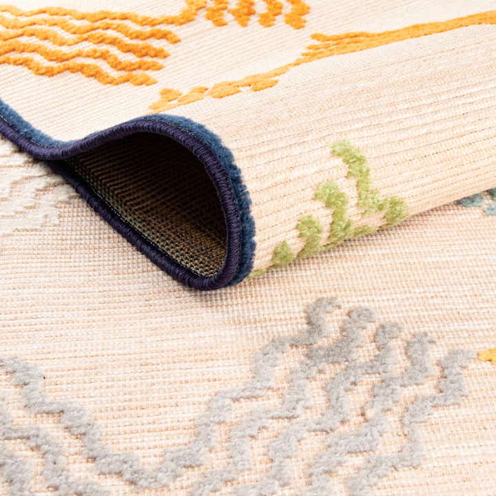 5' x 7' 7 Easy-Clean Indoor / Outdoor Rug