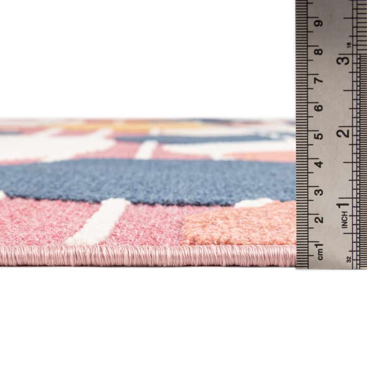 5' x 7' 7 Easy-Clean Indoor / Outdoor Rug
