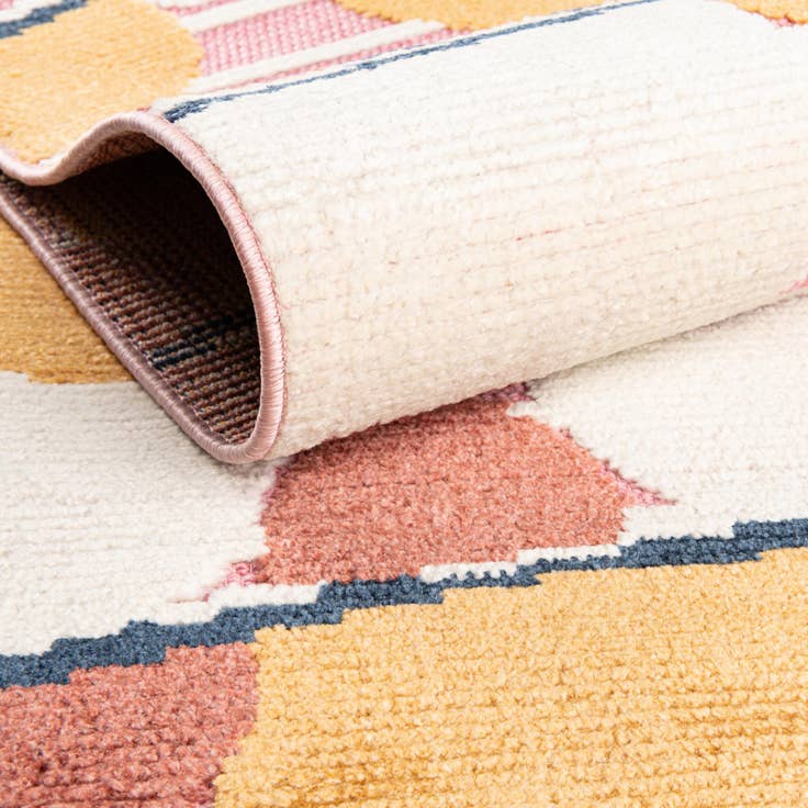 Detail image of 5' x 7' 7 Easy-Clean Indoor / Outdoor Rug