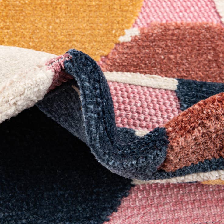 Detail image of 5' x 7' 7 Easy-Clean Indoor / Outdoor Rug