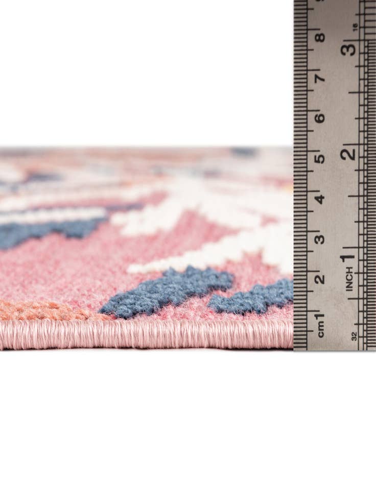 Detail image of 5' x 7' 7  Washable  Indoor / Outdoor Rug