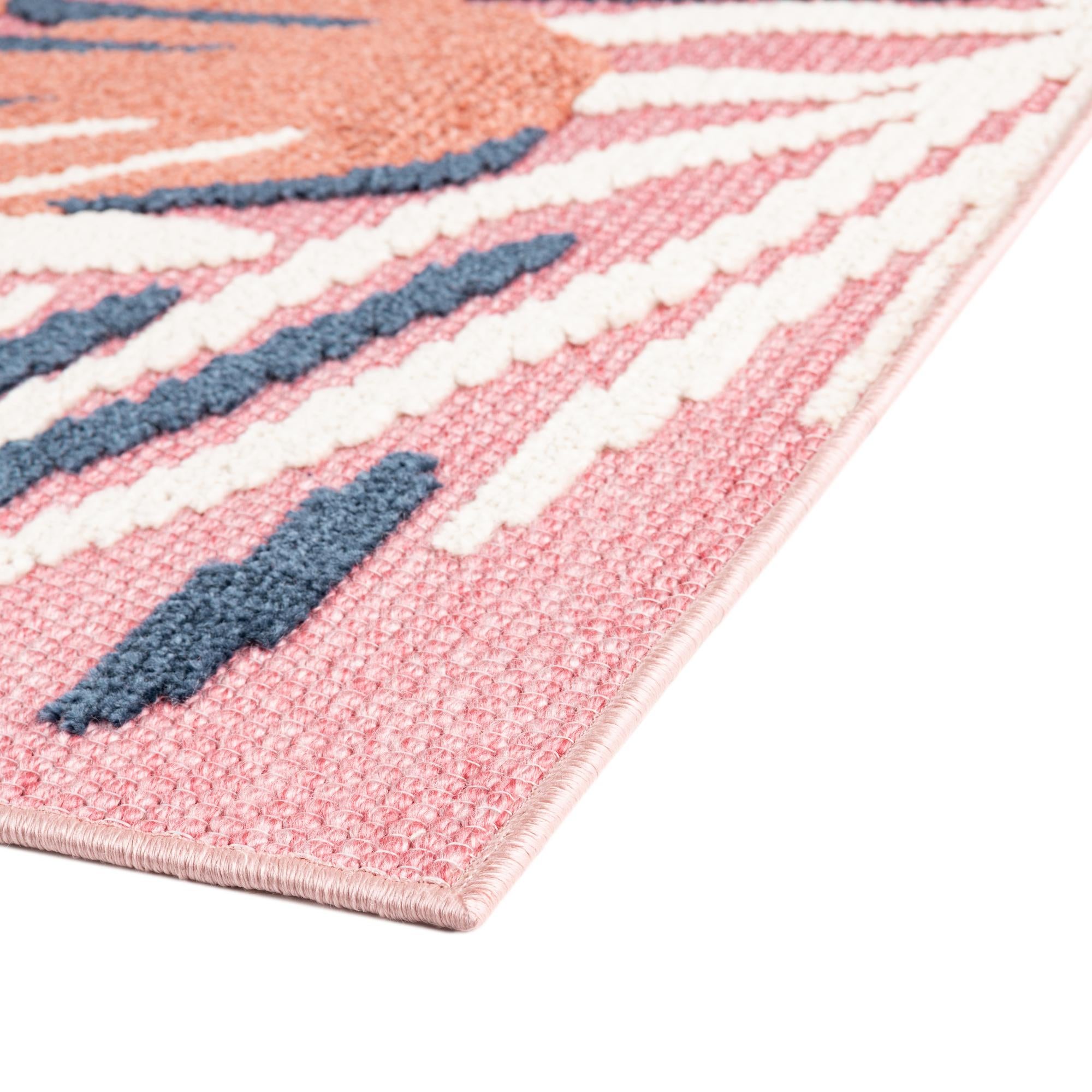 5' x 7' 7 Easy-Clean Indoor / Outdoor Rug