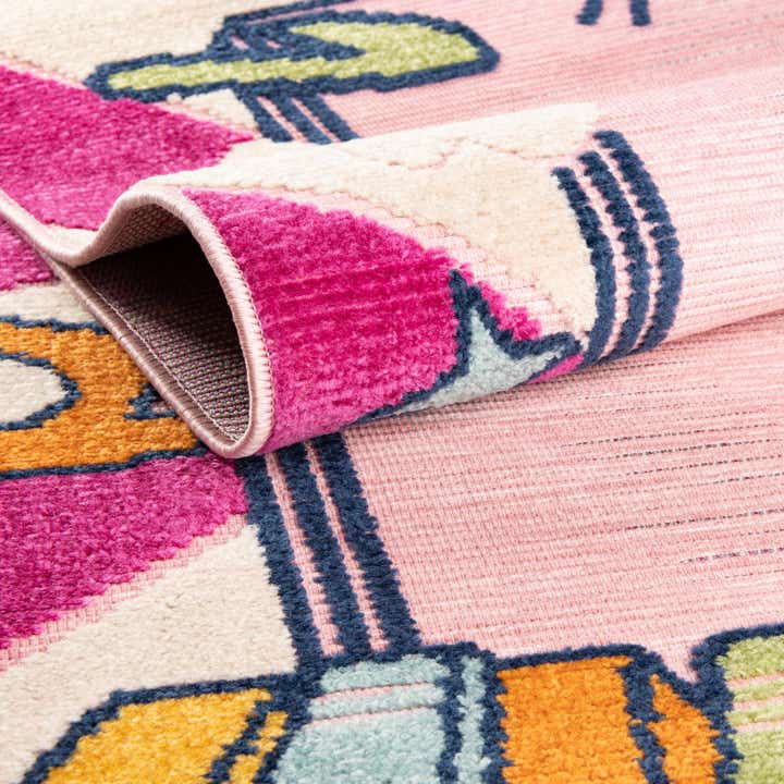 5' 3 x 7' 7 Easy-Clean Indoor / Outdoor Rug