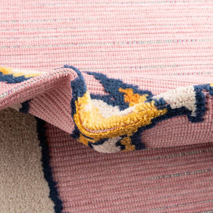 Detail image of 5' 3 x 7' 7 Easy-Clean Indoor / Outdoor Rug