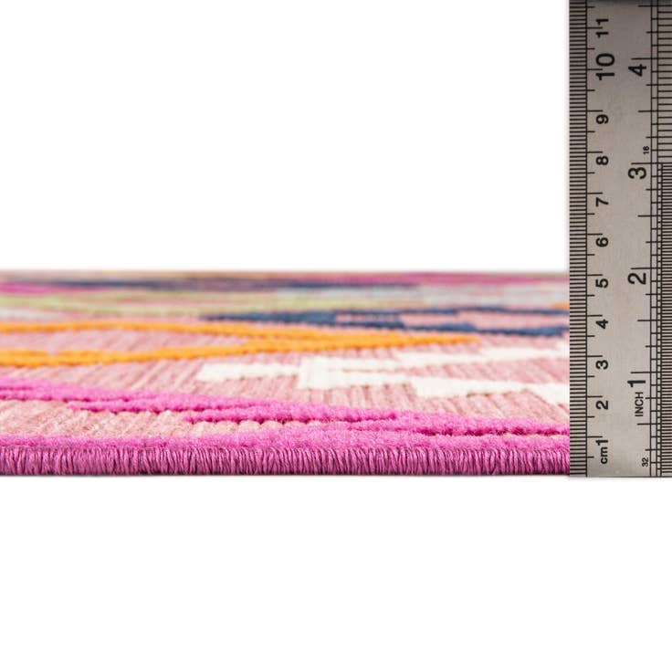 Detail image of 5' x 7' 7 Easy-Clean Indoor / Outdoor Rug