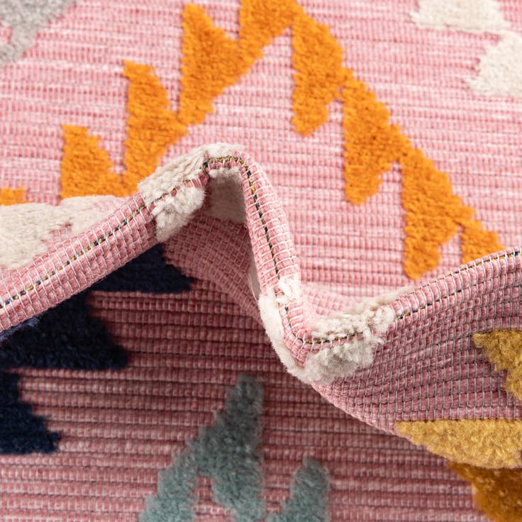 Detail image of 5' x 7' 7 Easy-Clean Indoor / Outdoor Rug