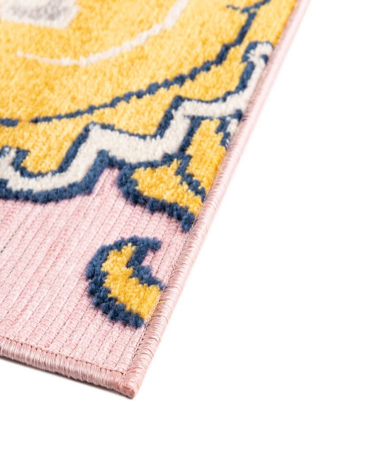 Detail image of 5' 3 x 7' 7  Washable  Indoor / Outdoor Rug