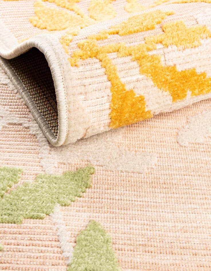 Detail image of 5' x 7' 7  Washable  Indoor / Outdoor Rug