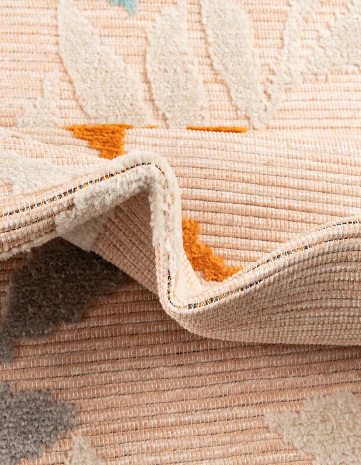 Detail image of 5' x 7' 7  Washable  Indoor / Outdoor Rug