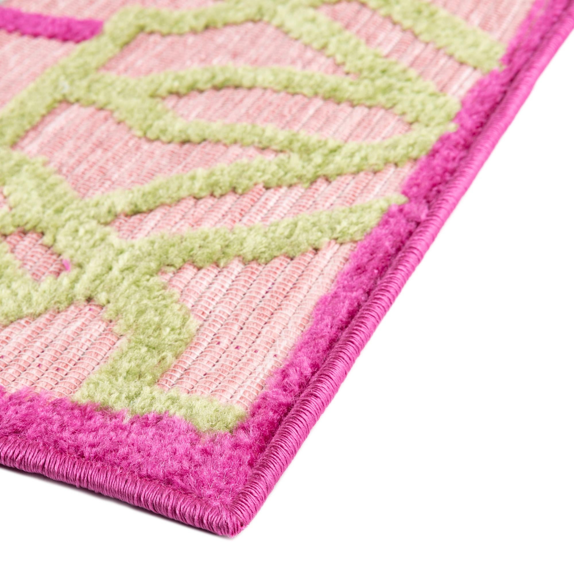 5' x 7' 7 Easy-Clean Indoor / Outdoor Rug