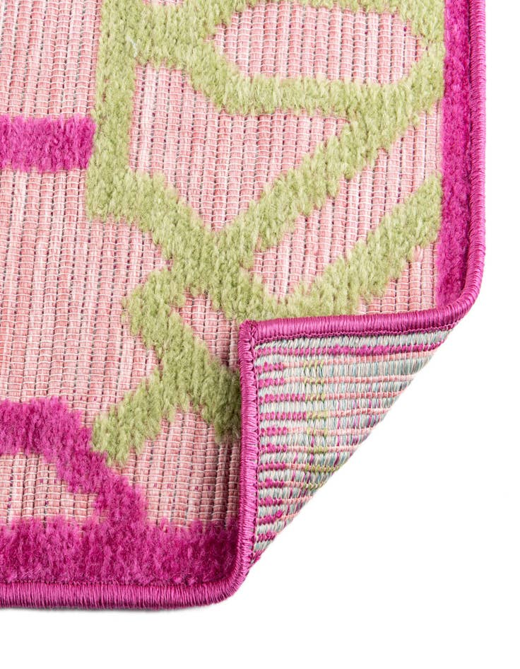 Detail image of 5' x 7' 7  Washable  Indoor / Outdoor Rug