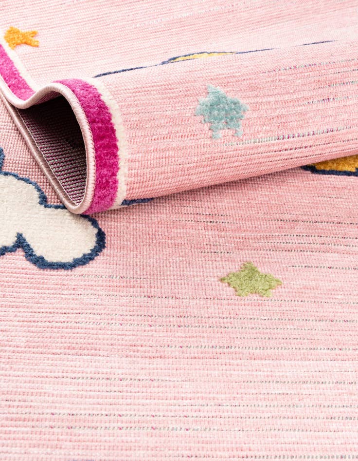 Detail image of 5' 3 x 7' 7 Easy-Clean Indoor / Outdoor Rug