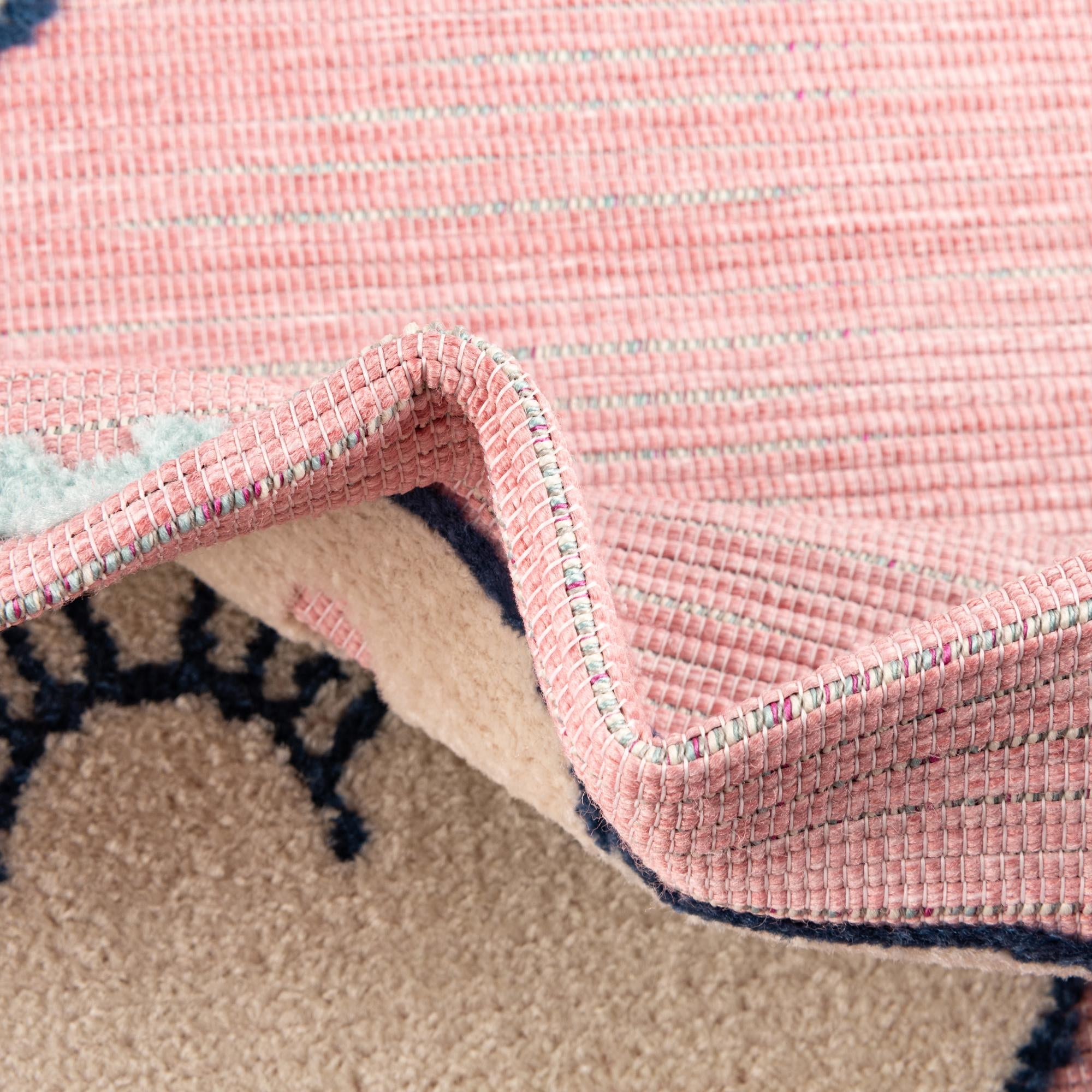 5' 3 x 7' 7 Easy-Clean Indoor / Outdoor Rug
