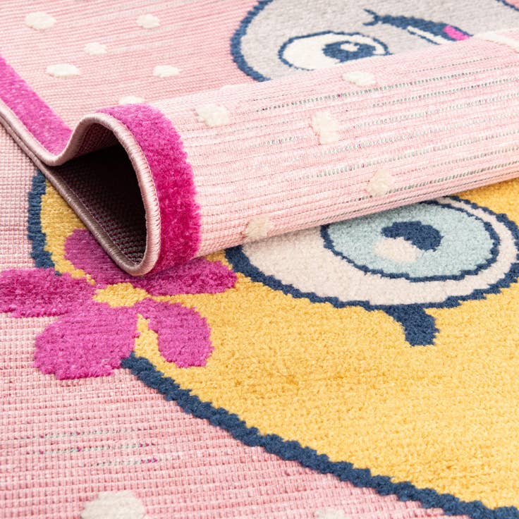 Detail image of 5' 3 x 7' 7 Easy-Clean Indoor / Outdoor Rug