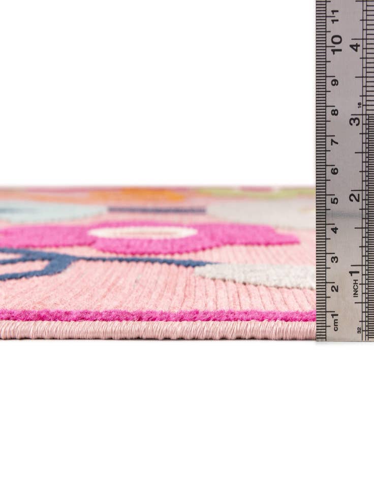 Detail image of 5' 3 x 7' 7 Easy-Clean Indoor / Outdoor Rug