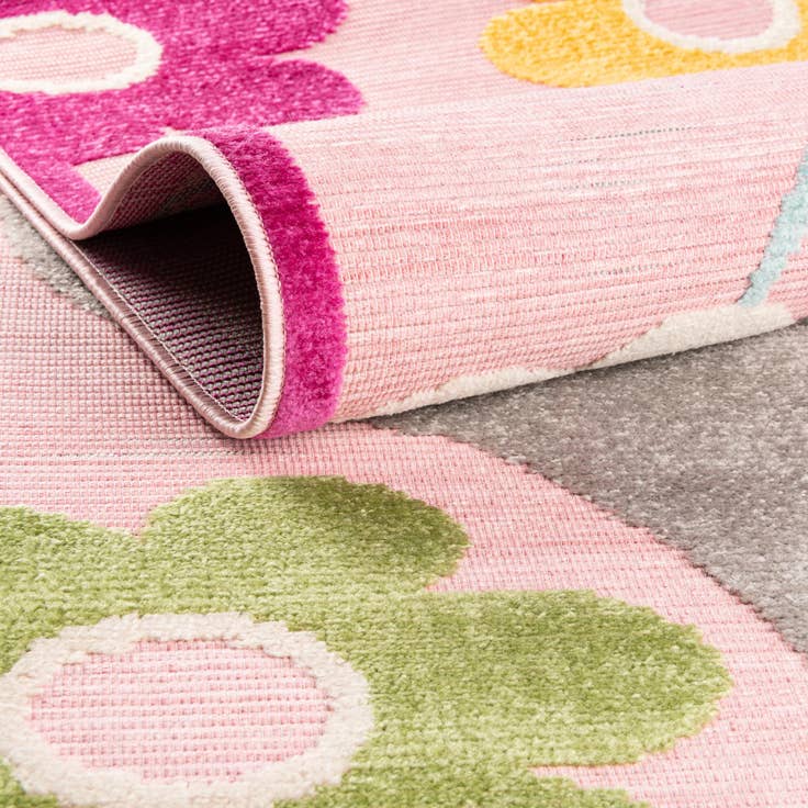 Detail image of 5' 3 x 7' 7 Easy-Clean Indoor / Outdoor Rug