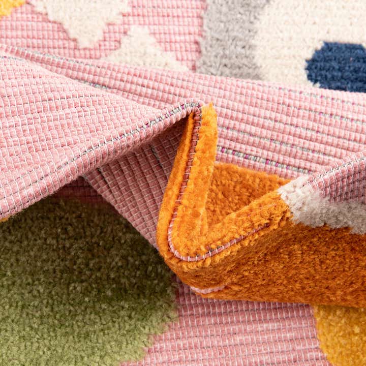 5' 3 x 7' 7 Easy-Clean Indoor / Outdoor Rug