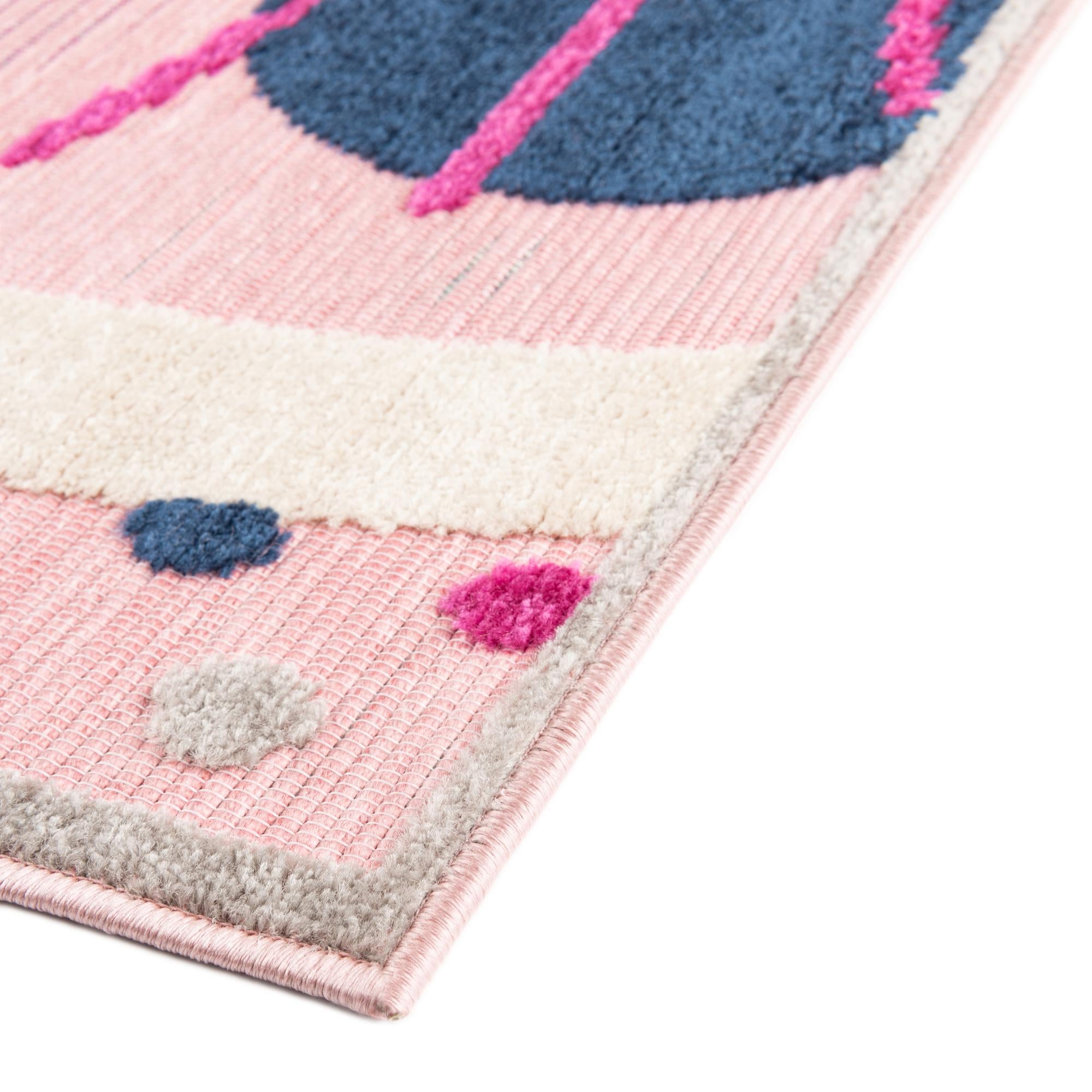 5' 3 x 7' 7 Easy-Clean Indoor / Outdoor Rug