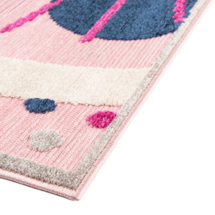 Detail image of 5' 3 x 7' 7 Easy-Clean Indoor / Outdoor Rug