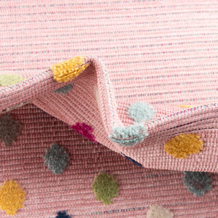 Detail image of 5' 3 x 7' 7 Easy-Clean Indoor / Outdoor Rug