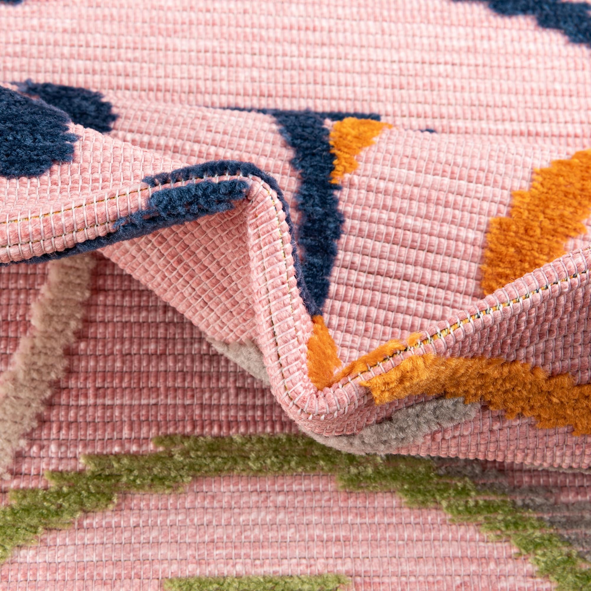 5' 3 x 7' 7 Easy-Clean Indoor / Outdoor Rug
