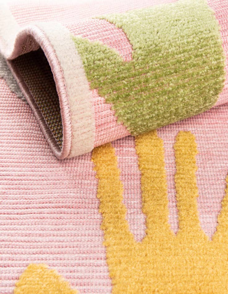 Detail image of 5' 3 x 7' 7 Easy-Clean Indoor / Outdoor Rug