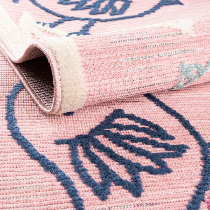 5' 3 x 7' 7 Easy-Clean Indoor / Outdoor Rug