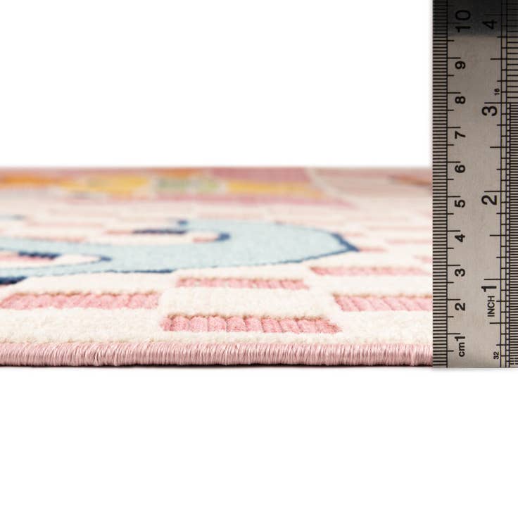 Detail image of 5' 3 x 7' 7 Easy-Clean Indoor / Outdoor Rug