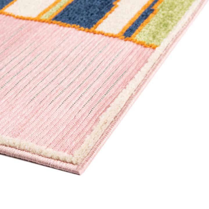 5' 3 x 7' 7 Easy-Clean Indoor / Outdoor Rug