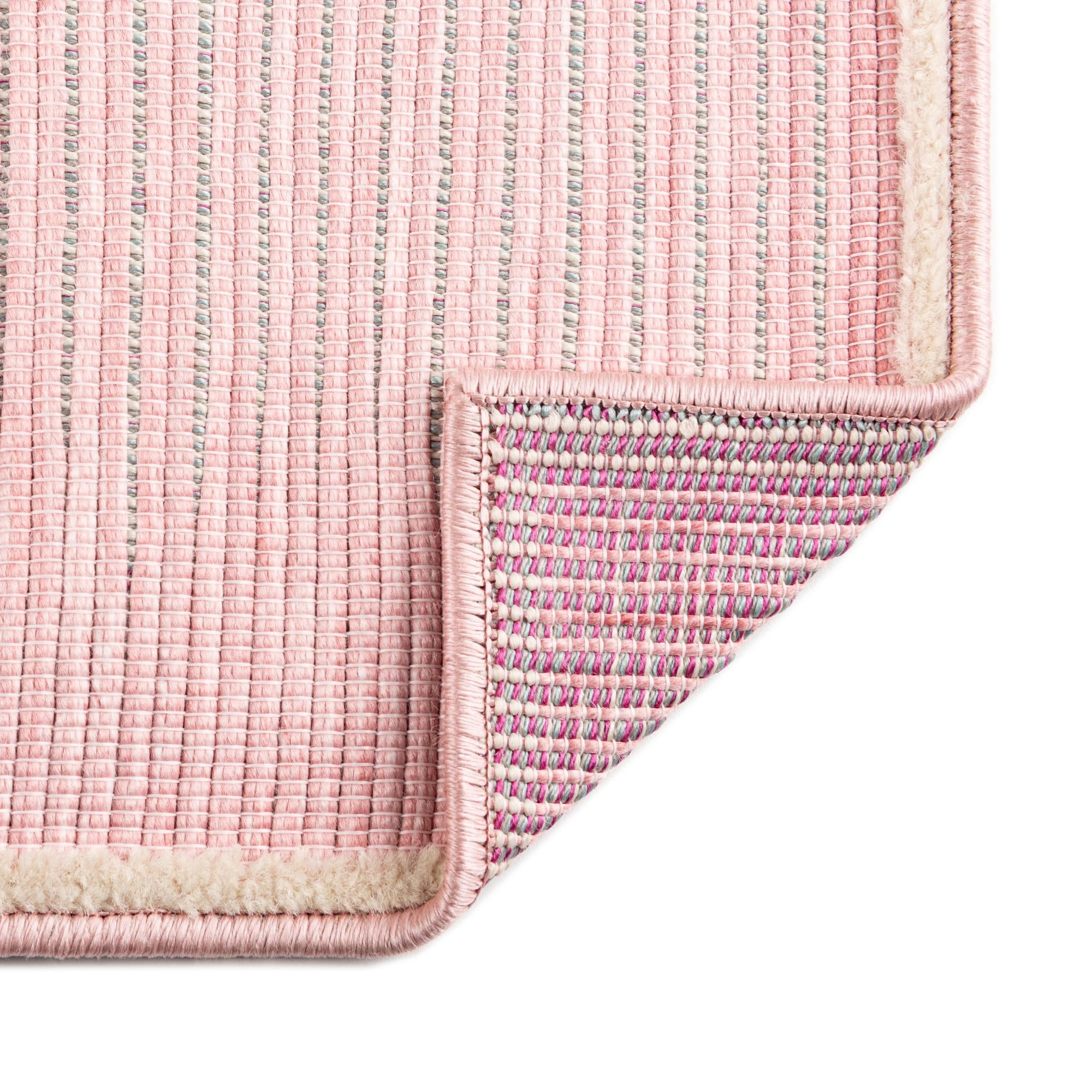 5' 3 x 7' 7 Easy-Clean Indoor / Outdoor Rug