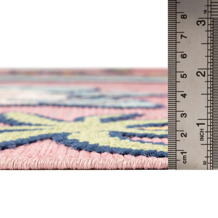 5' 3 x 7' 7 Easy-Clean Indoor / Outdoor Rug